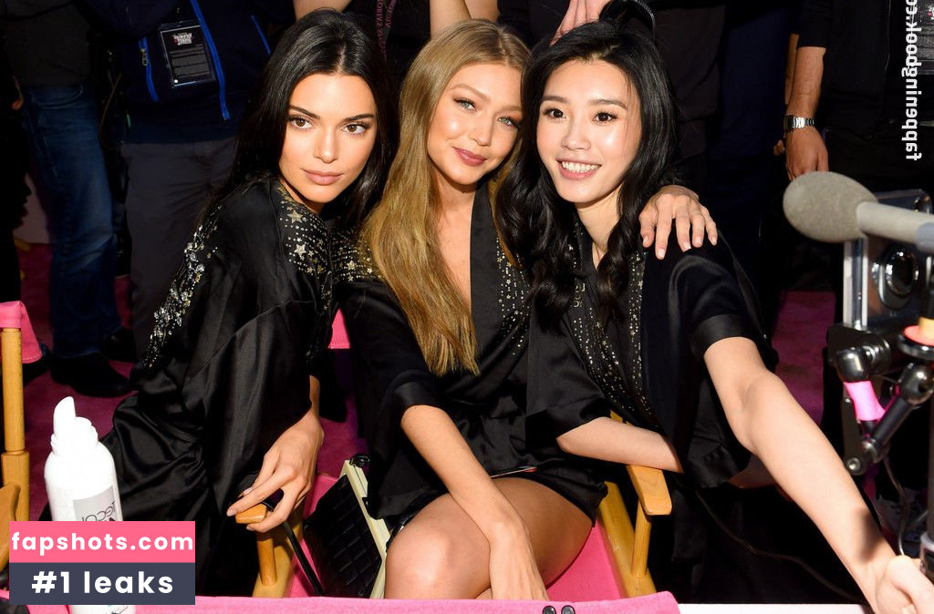 Ming Xi gallery photo #23