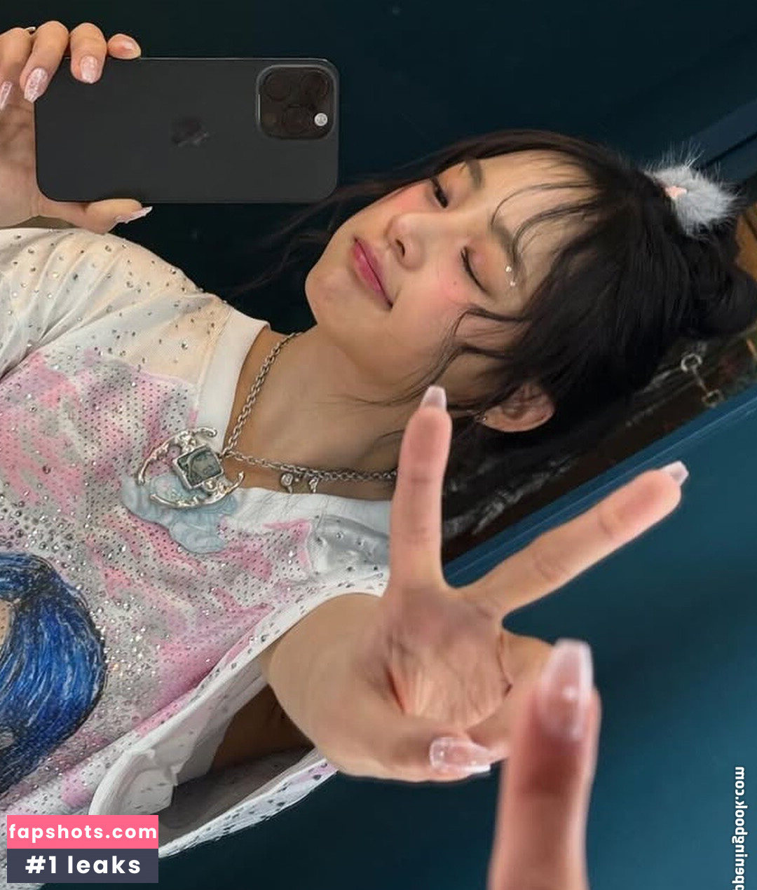 Minji gallery photo #11