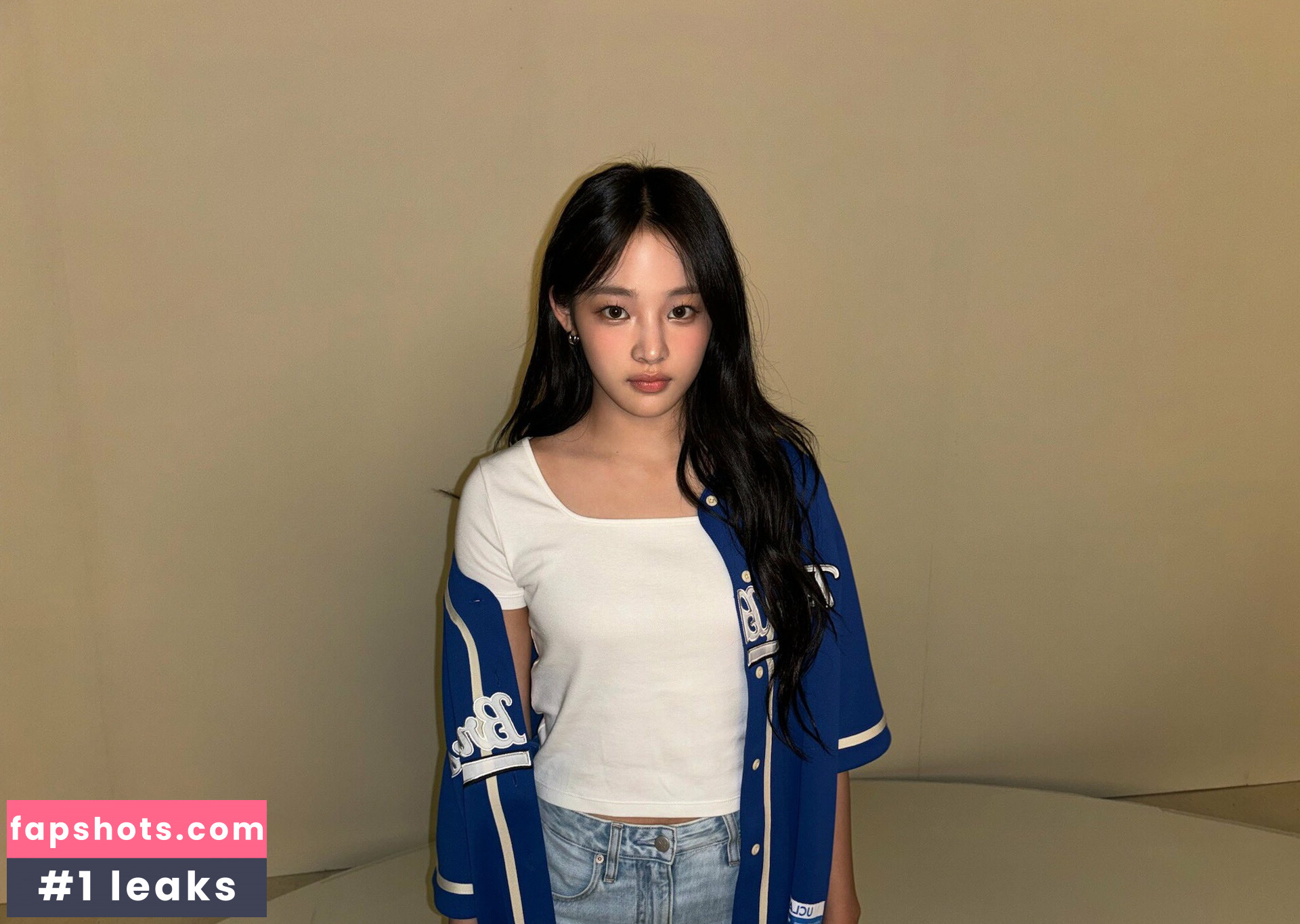 Minji gallery photo #111