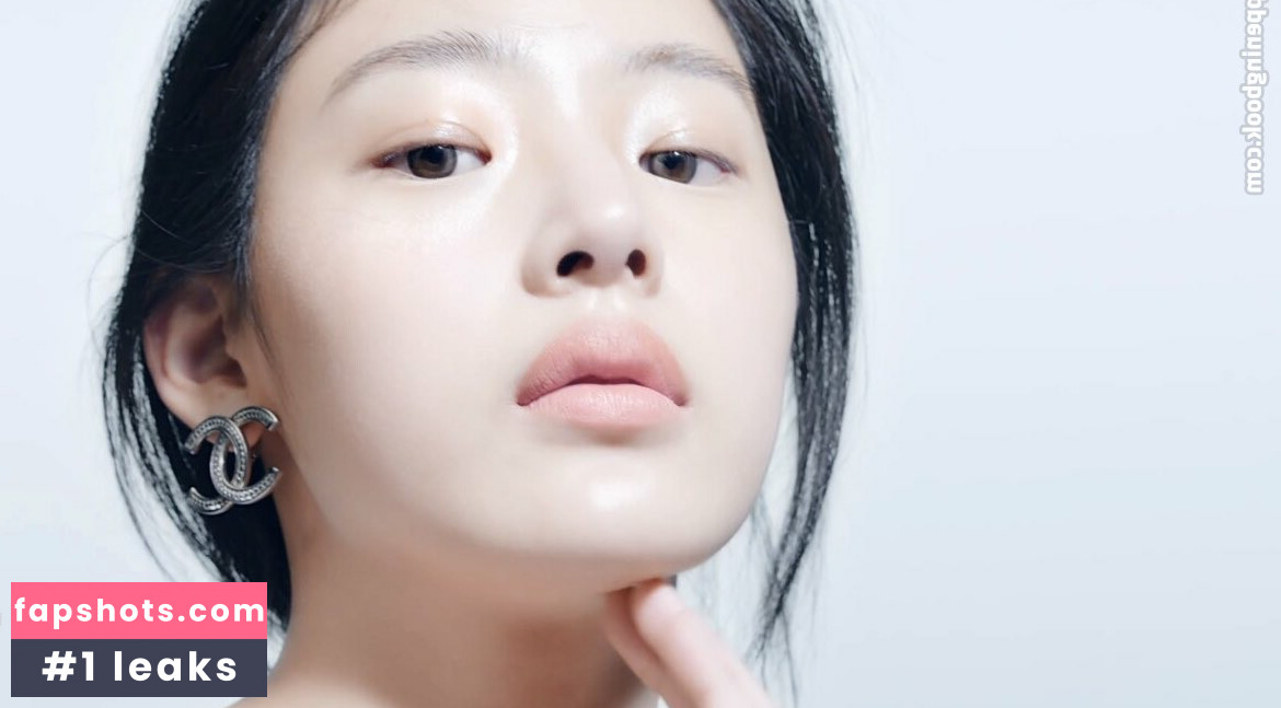 Minji gallery photo #15