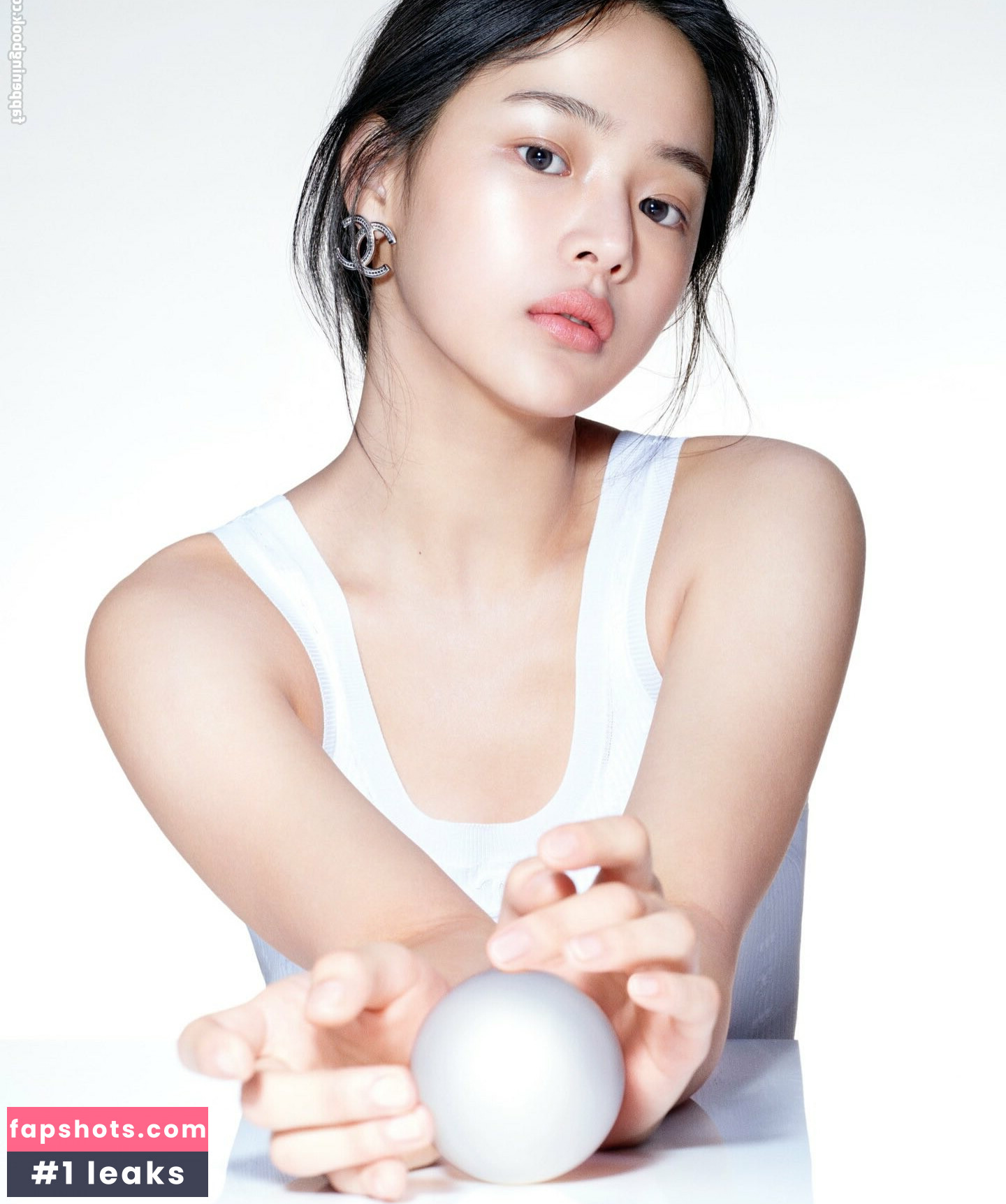 Minji gallery photo #16