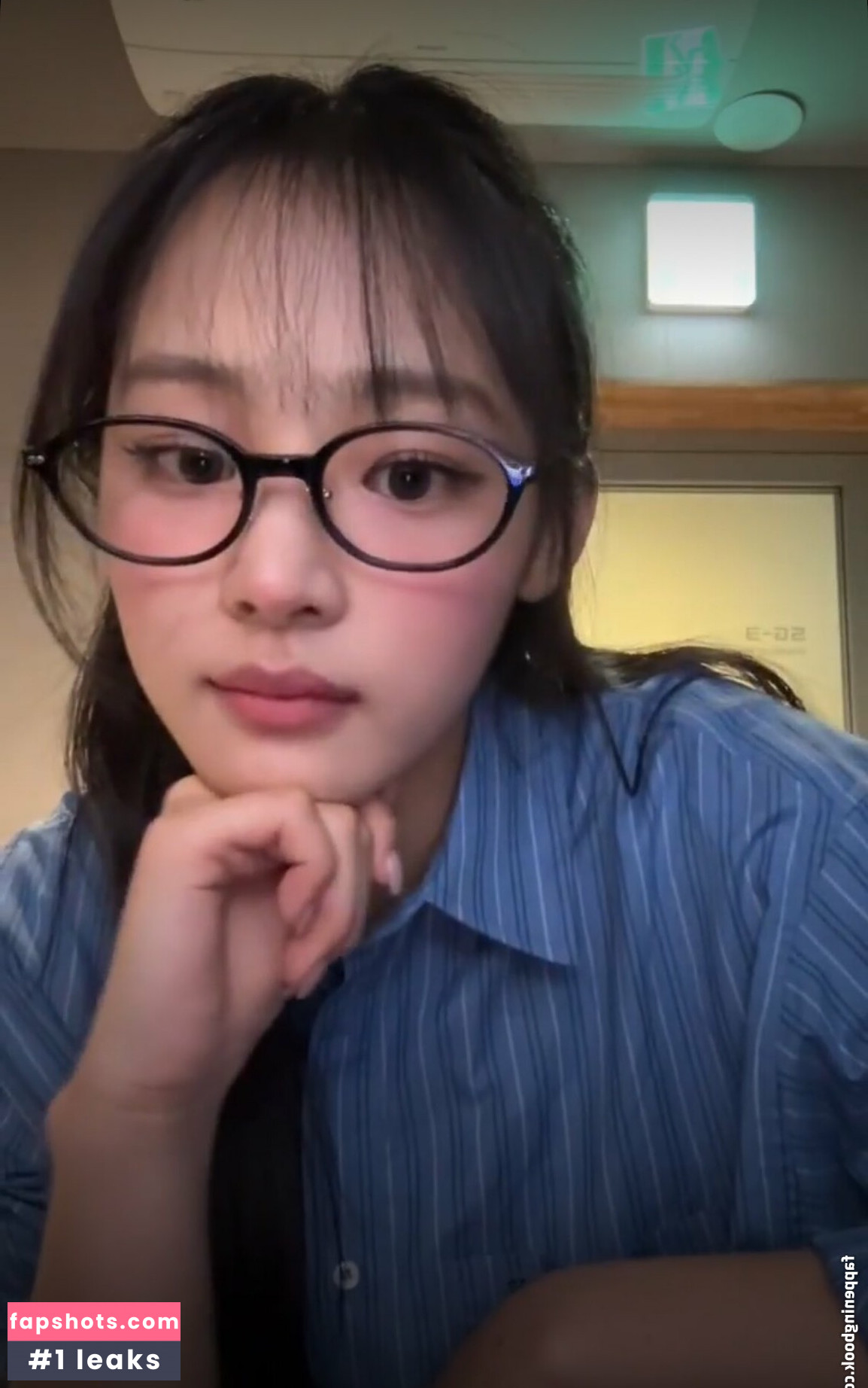 Minji gallery photo #17