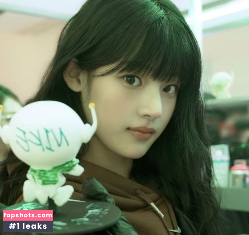 Minji gallery photo #20