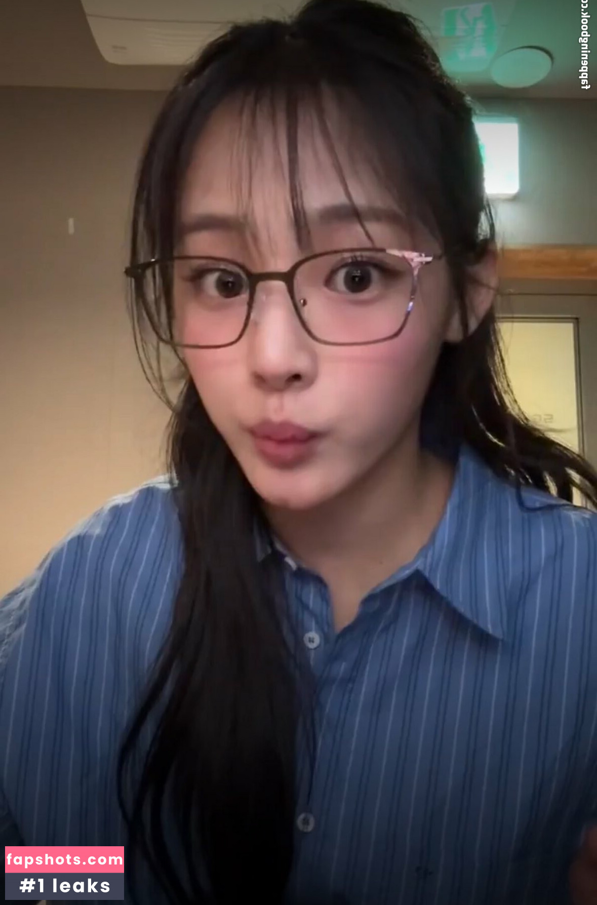 Minji gallery photo #30