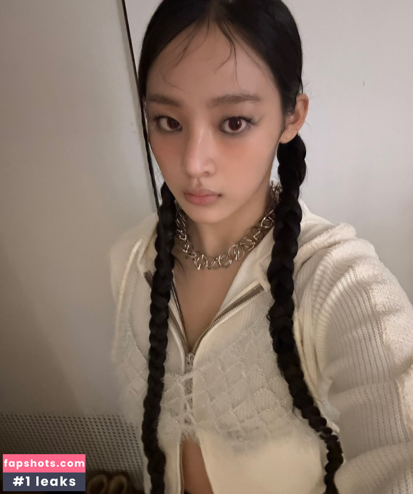 Minji gallery photo #5