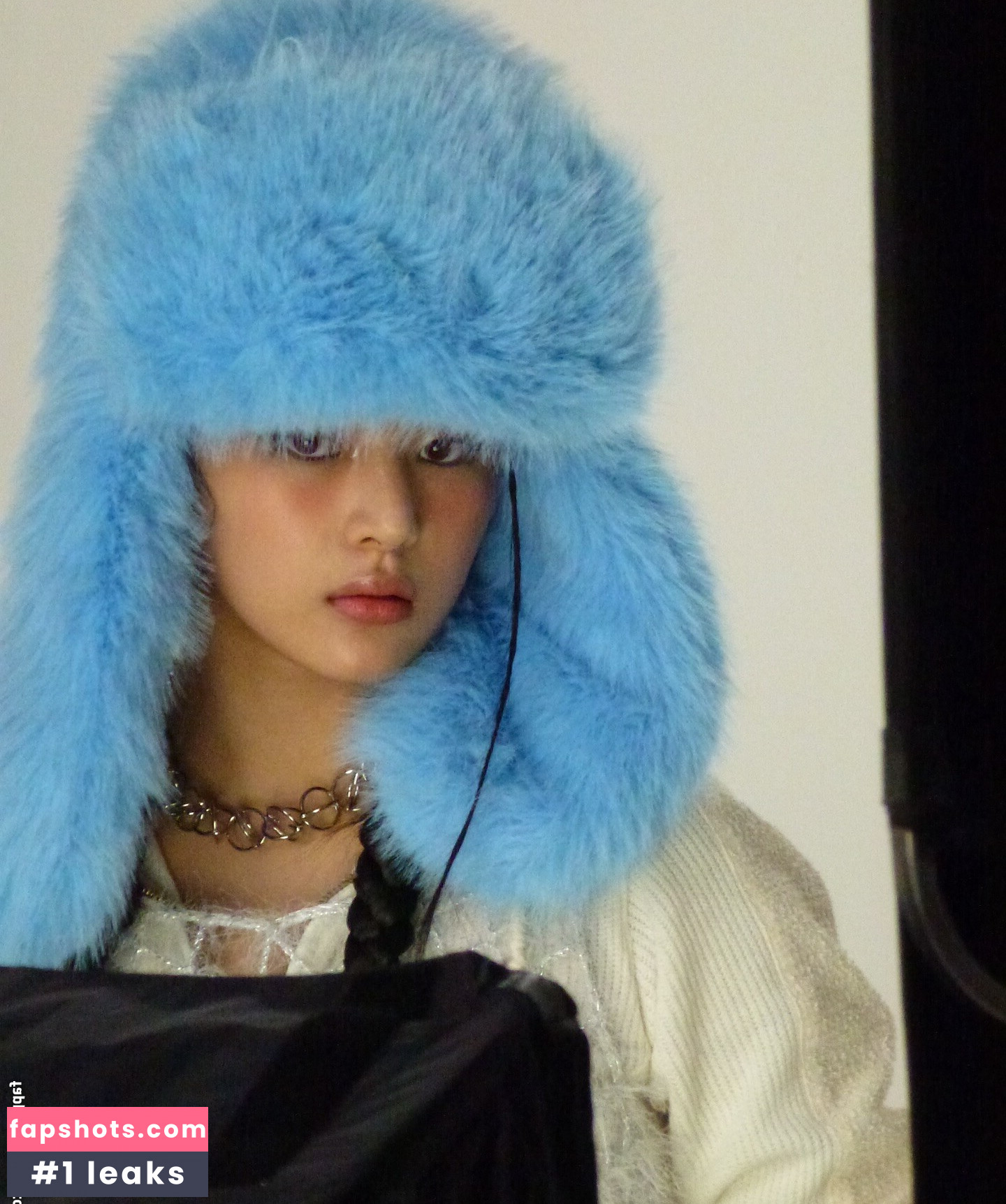 Minji gallery photo #7