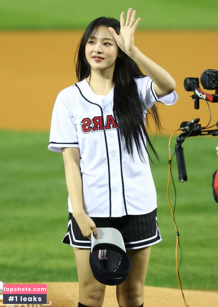 Minji gallery photo #80