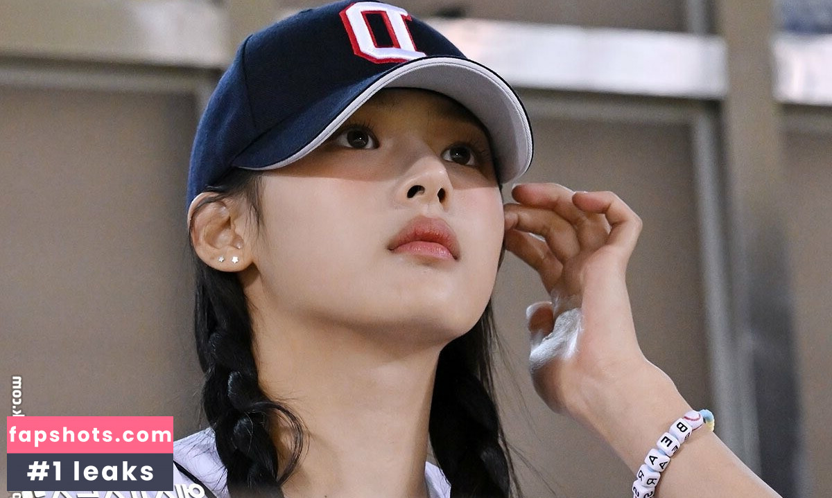 Minji gallery photo #81