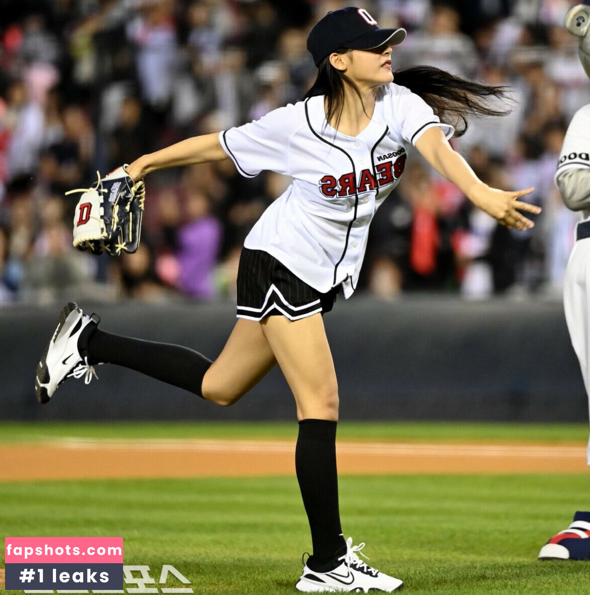 Minji gallery photo #85