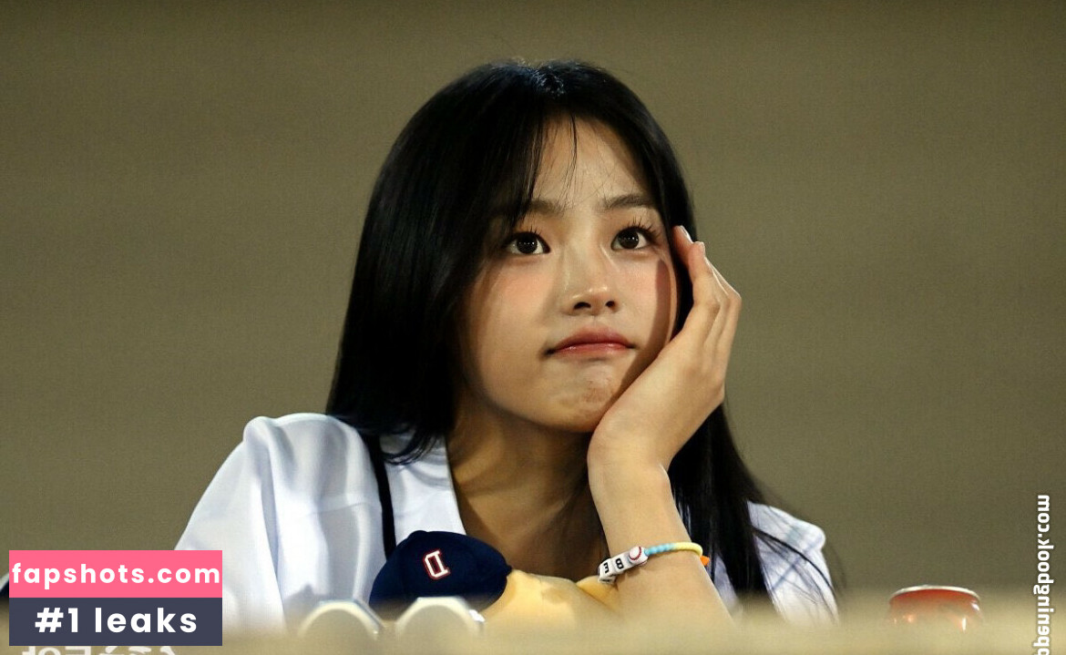 Minji gallery photo #86