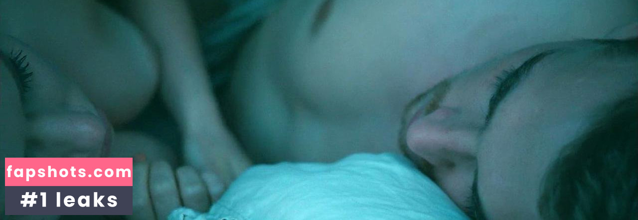 Minka Kuustonen gallery photo #11