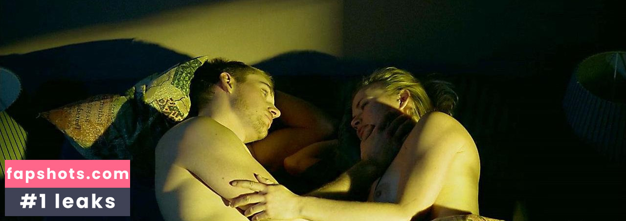 Minka Kuustonen gallery photo #17