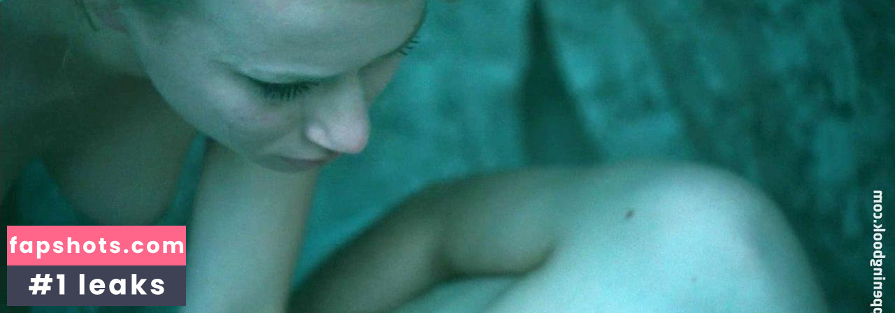 Minka Kuustonen gallery photo #23