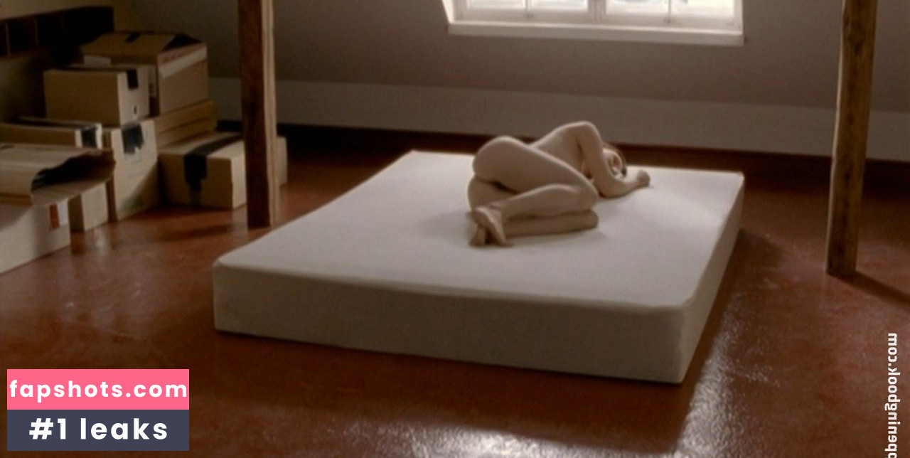 Minna Haapkylä gallery photo #15