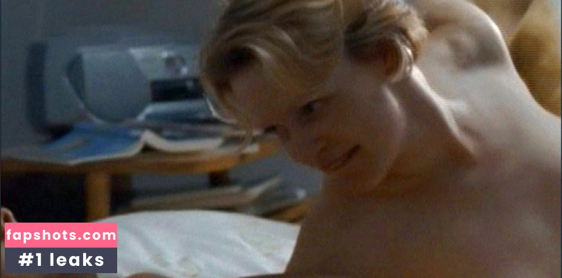 Minna Haapkylä gallery photo #17