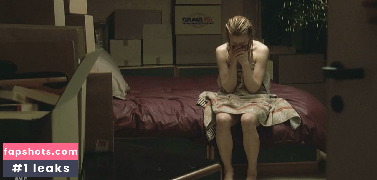 Minna Haapkylä gallery photo #3