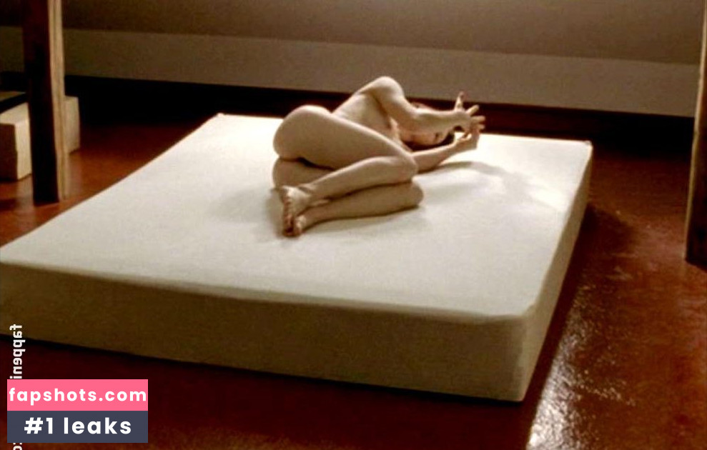 Minna Haapkylä gallery photo #31