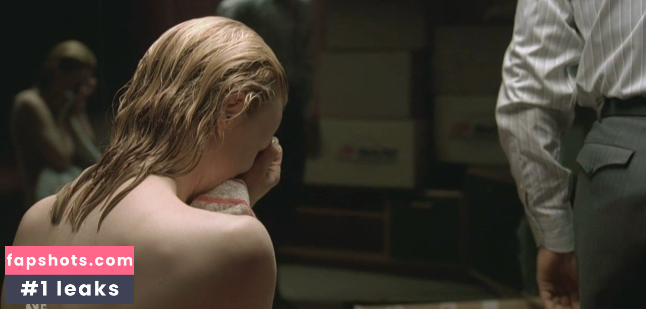 Minna Haapkylä gallery photo #6