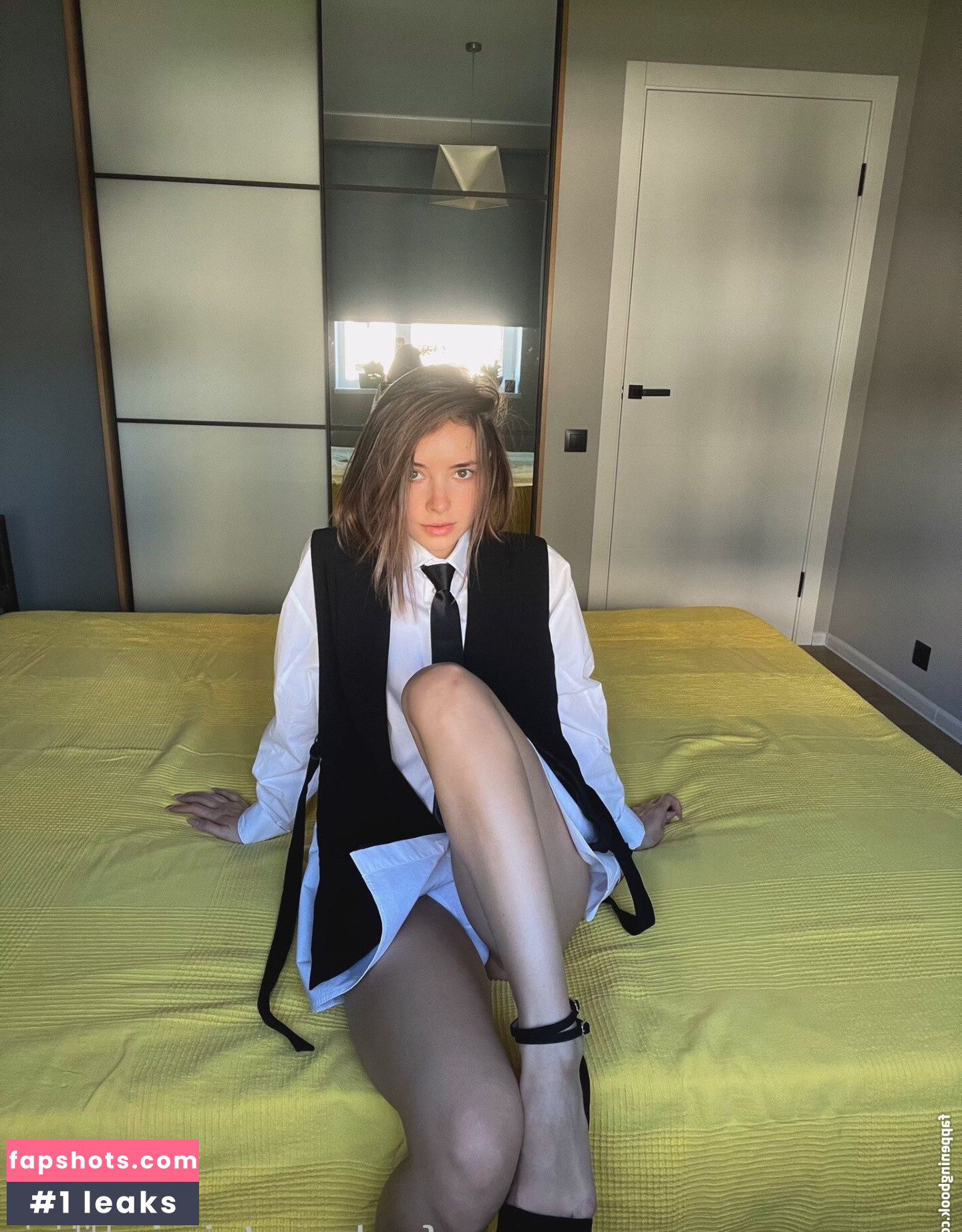 minnie_bikini_ gallery photo #25