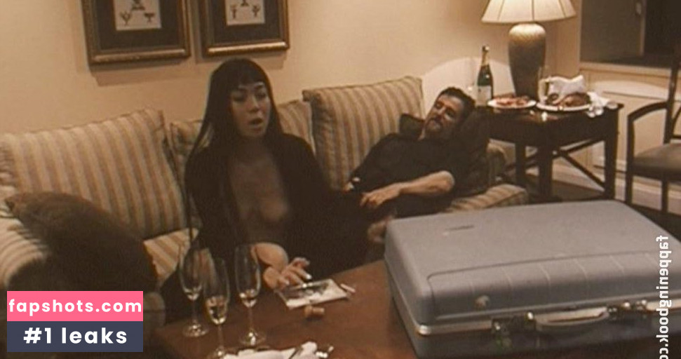 Miou nude babe gallery