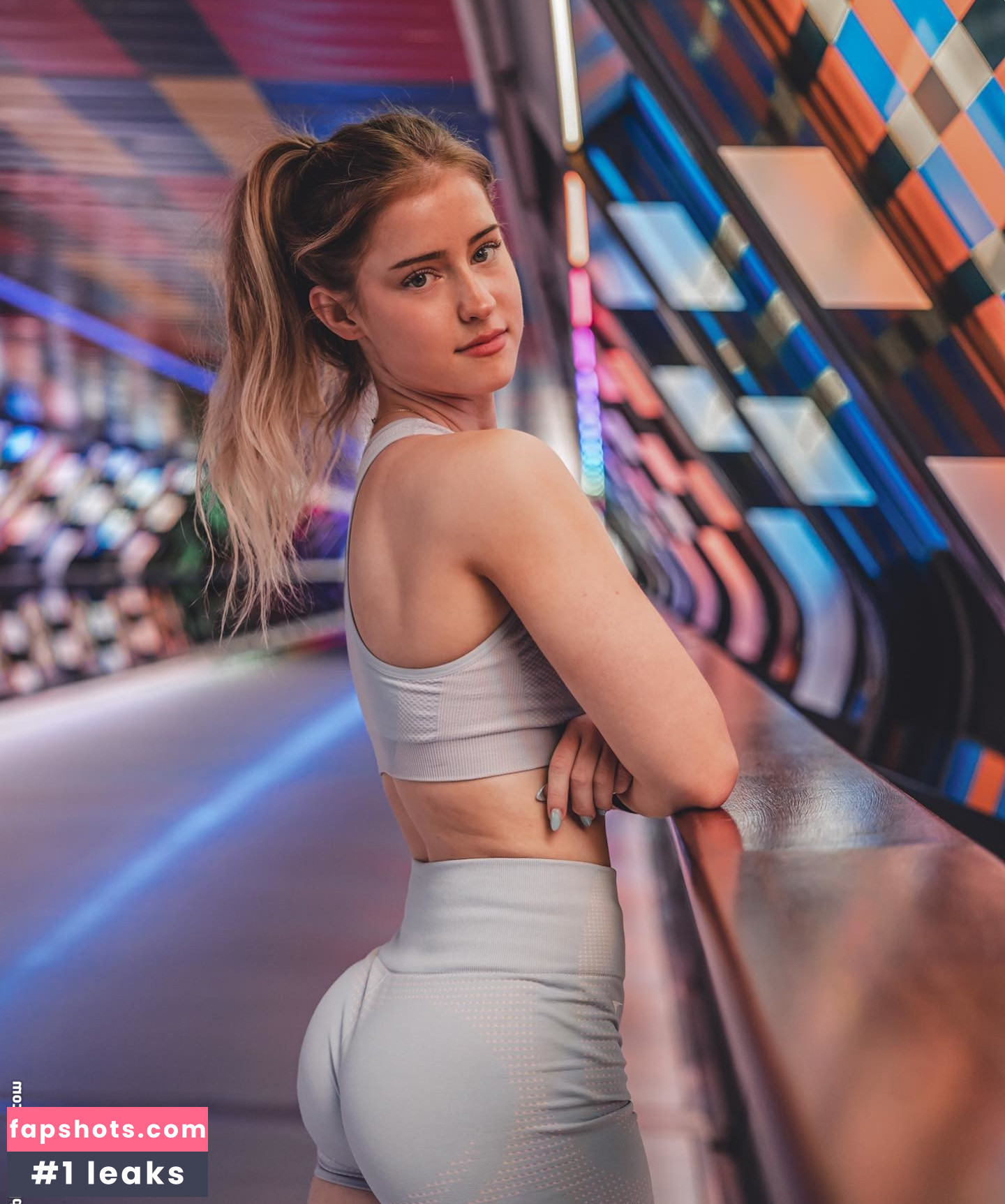 mira.004 gallery photo #364