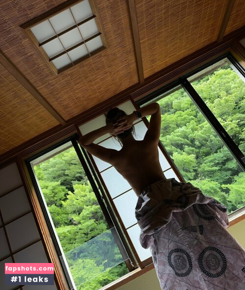 Mira gallery photo #1093