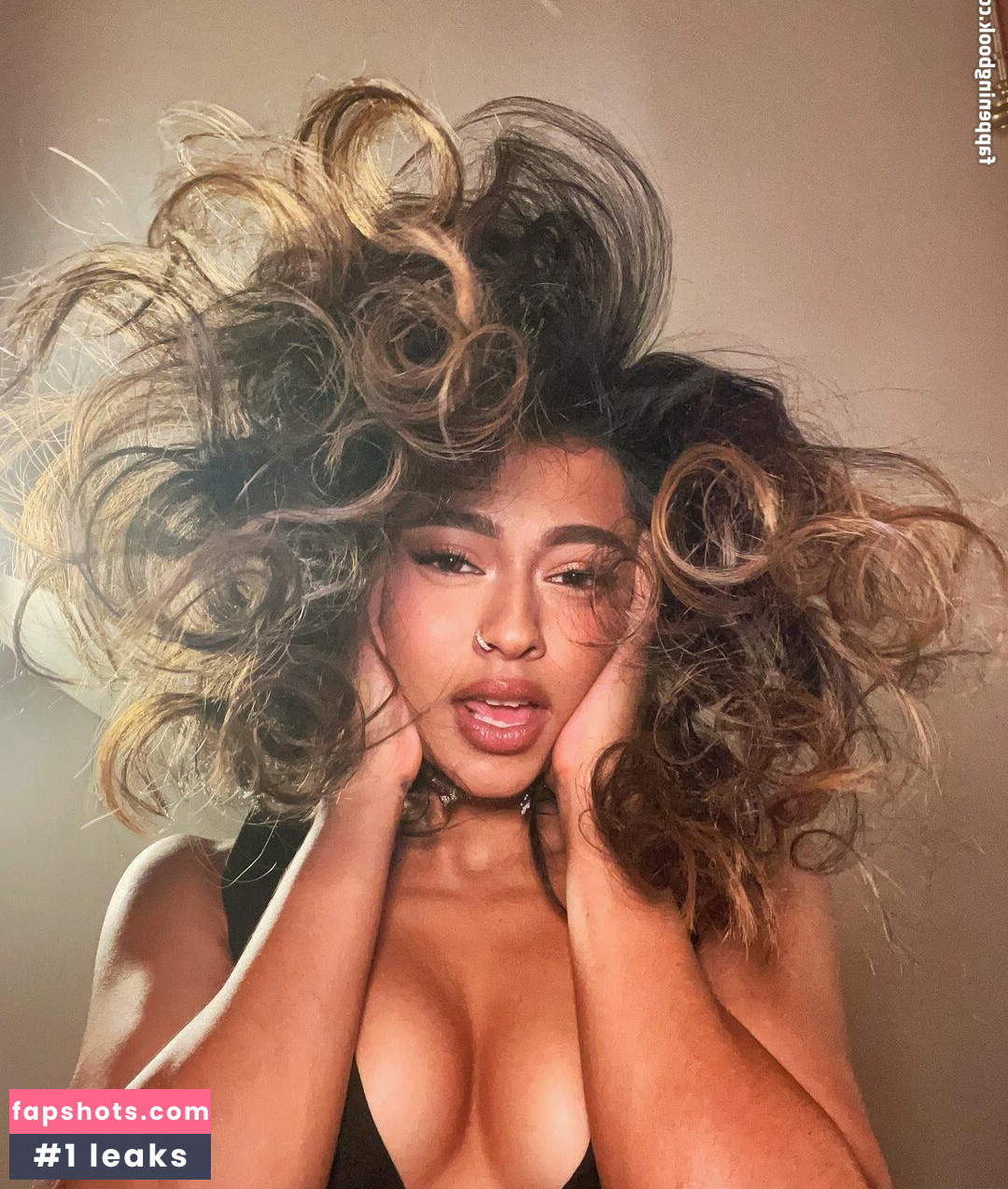 Mira Patel gallery photo #15