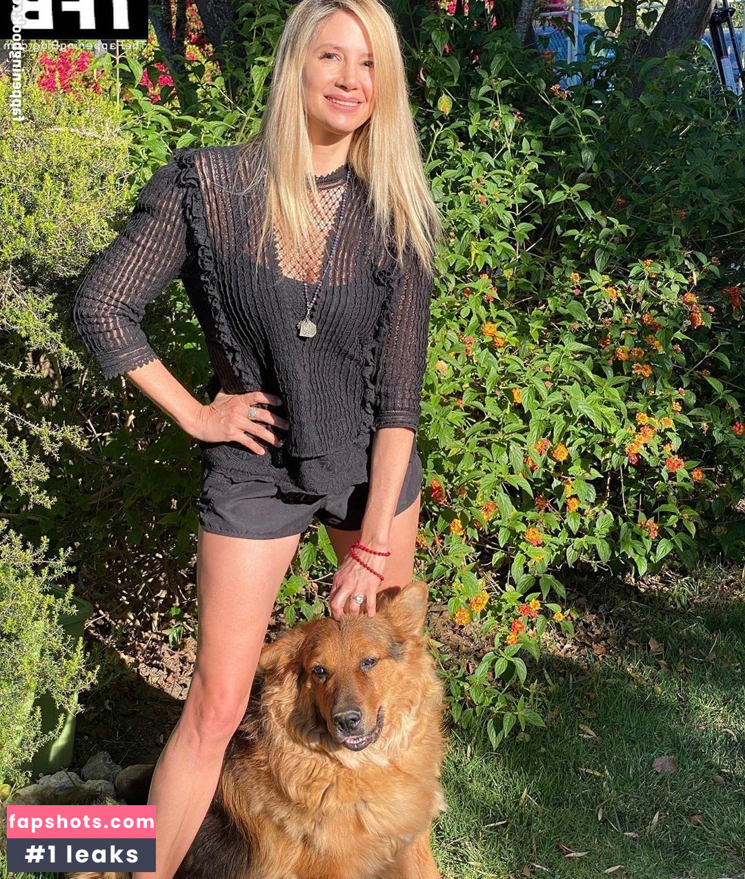 Mira Sorvino Nude Leaks OnlyFans Photos #31 - LeakJerk