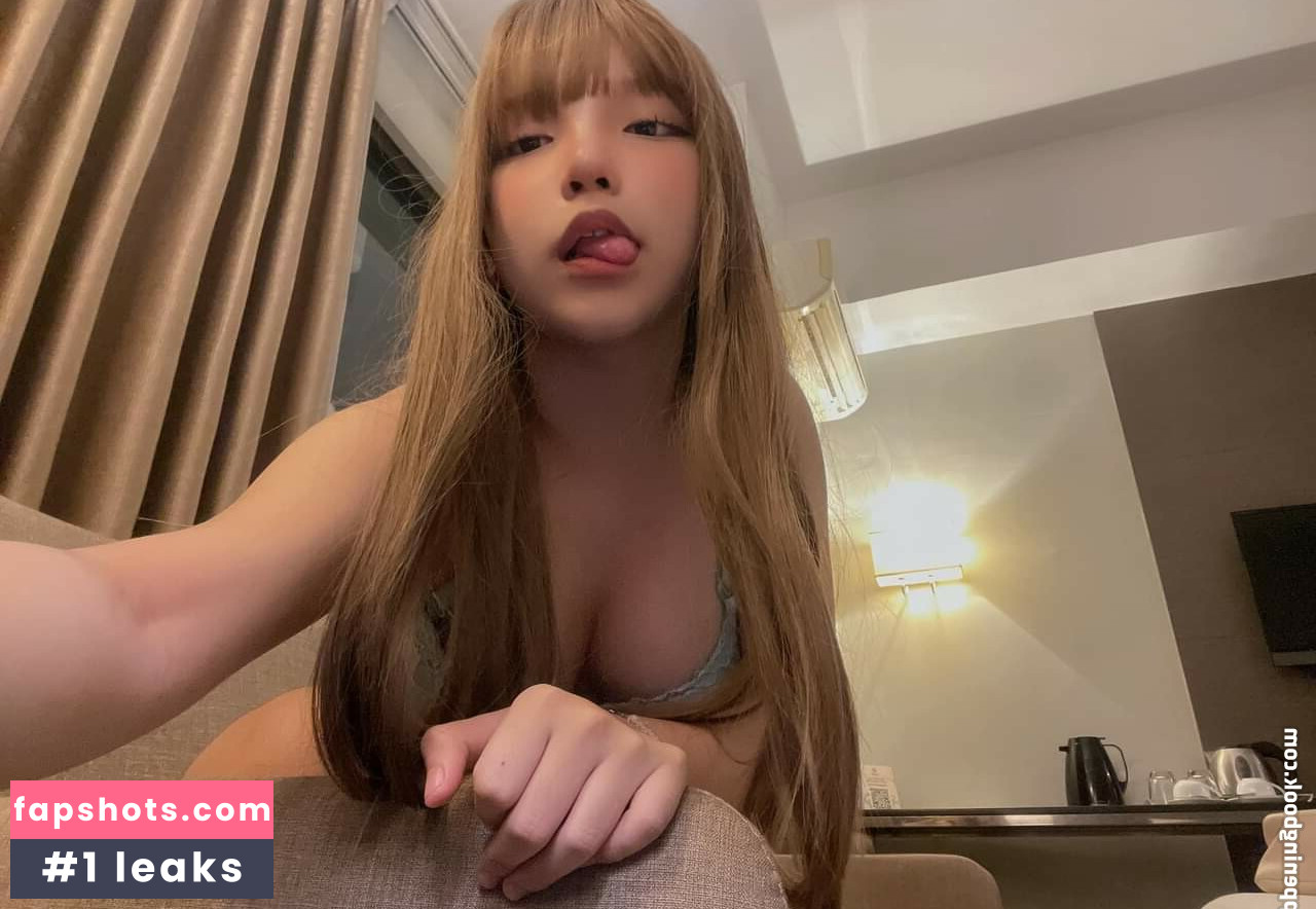 miraaamiku gallery photo #2