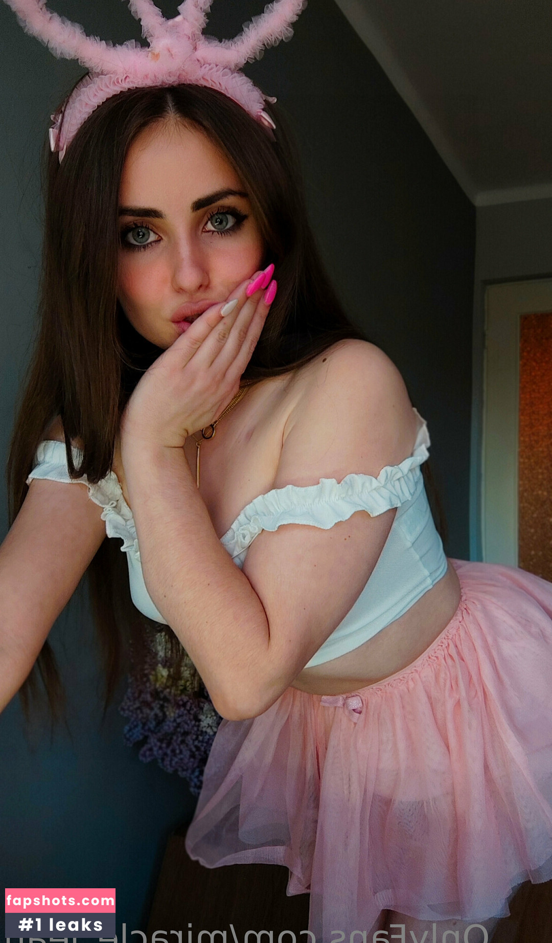 miracle_leah gallery photo #28