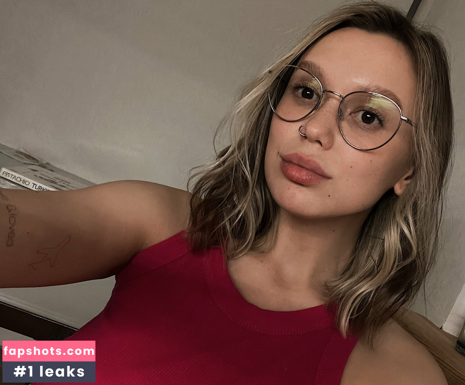 Miraclekity gallery photo #6