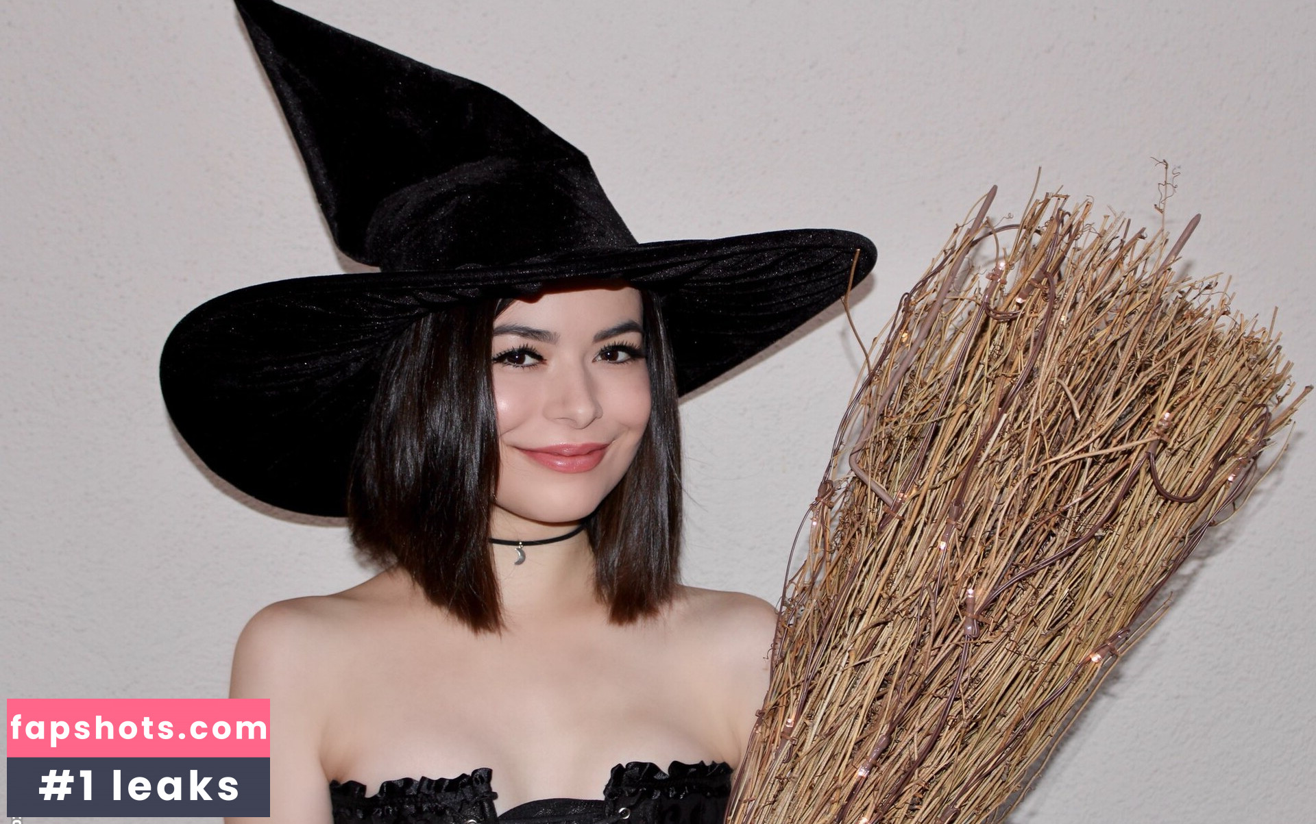 Miranda Cosgrove Nahé úniky fotek pouze od fanoušků #134 - Fapshots