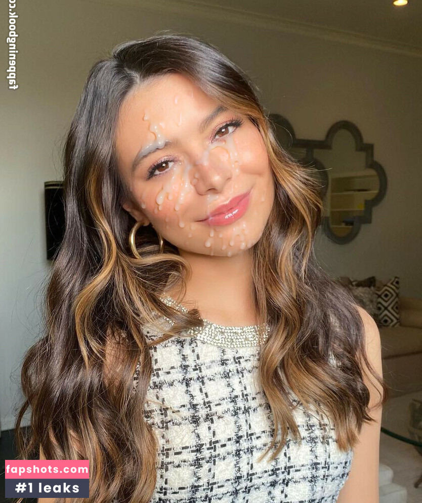 Miranda Cosgrove Nahé úniky fotek pouze od fanoušků #153 - Fapshots