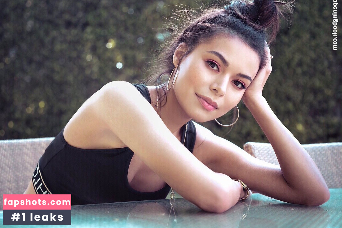 Miranda Cosgrove Nahé úniky fotek pouze od fanoušků #178 - Fapshots