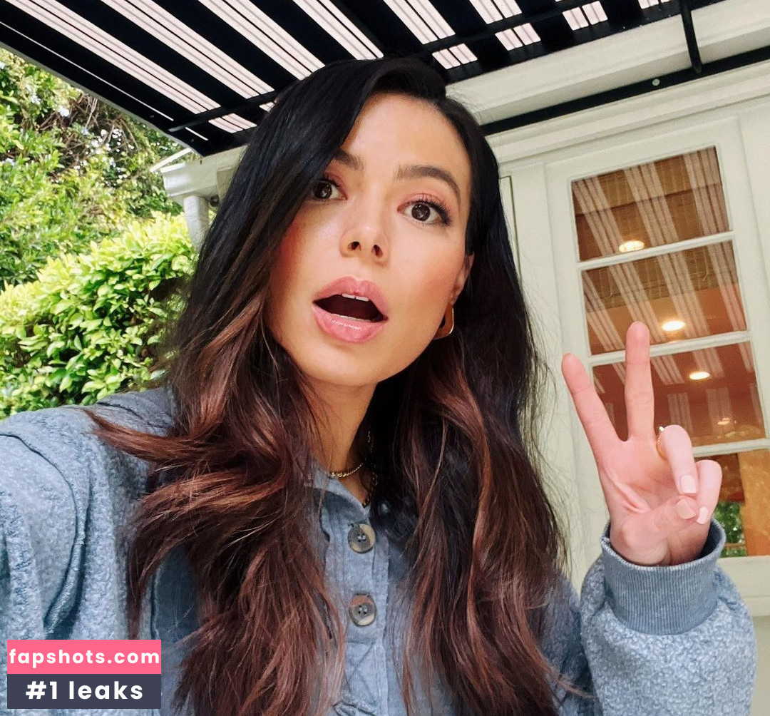 Miranda Cosgrove Nahé úniky fotek pouze od fanoušků #183 - Fapshots
