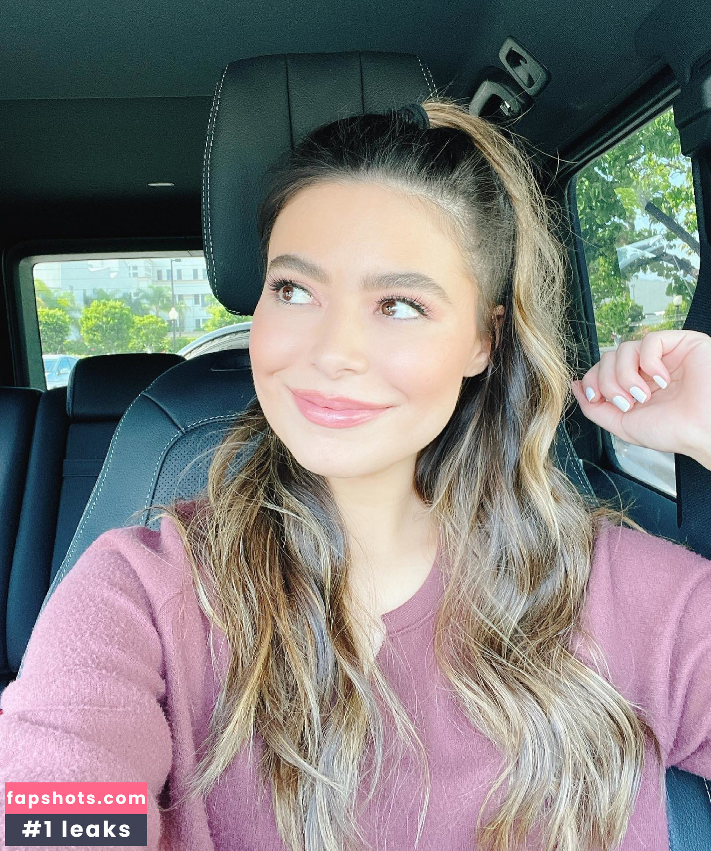 Miranda Cosgrove Nahé úniky fotek pouze od fanoušků #184 - Fapshots