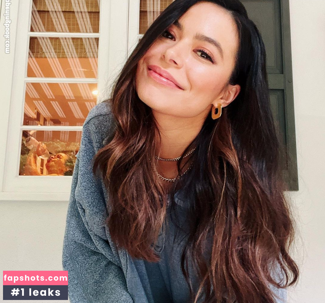Miranda Cosgrove Nahé úniky fotek pouze od fanoušků #187 - Fapshots