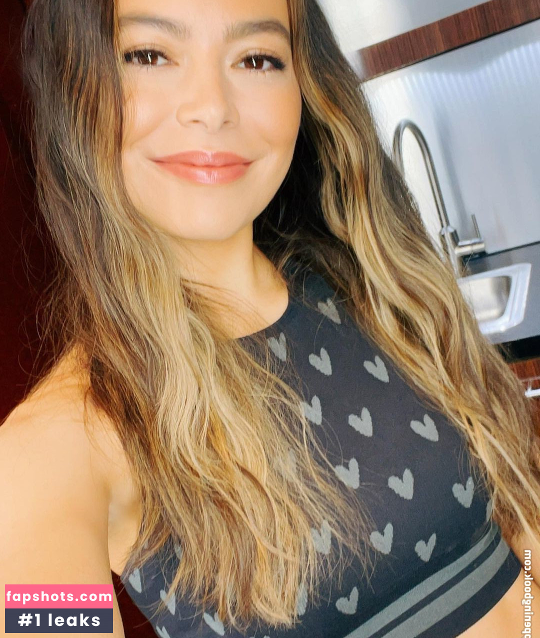 Miranda Cosgrove Nahé úniky fotek pouze od fanoušků #188 - Fapshots