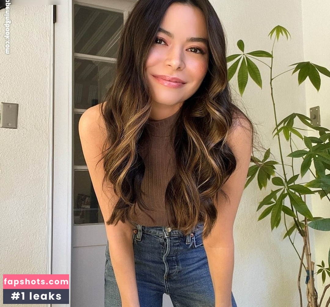 Miranda Cosgrove gallery photo #56