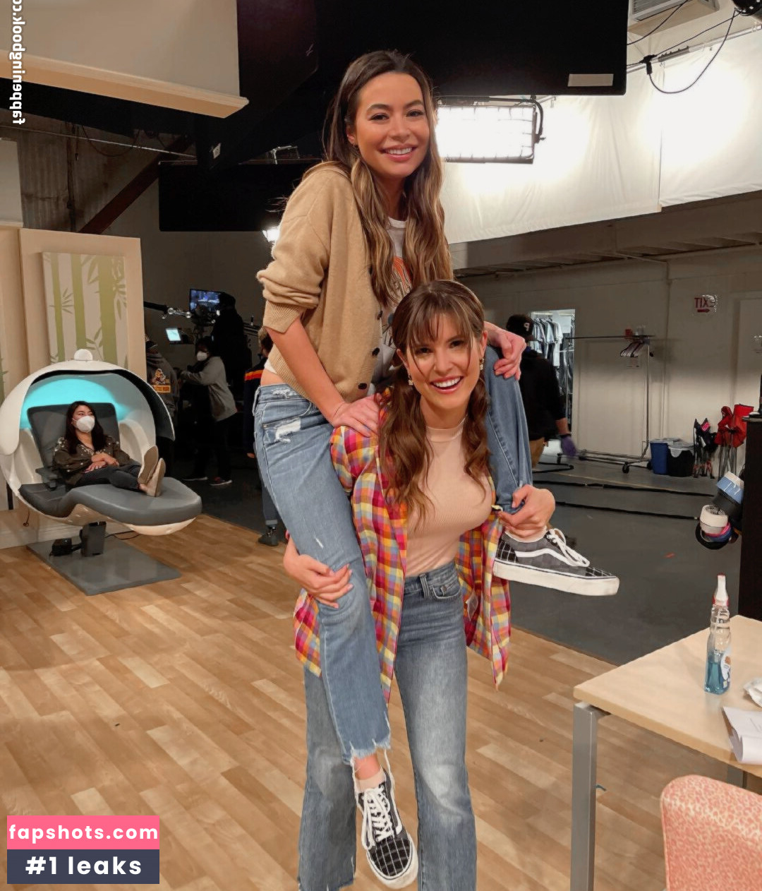 Miranda Cosgrove gallery photo #62