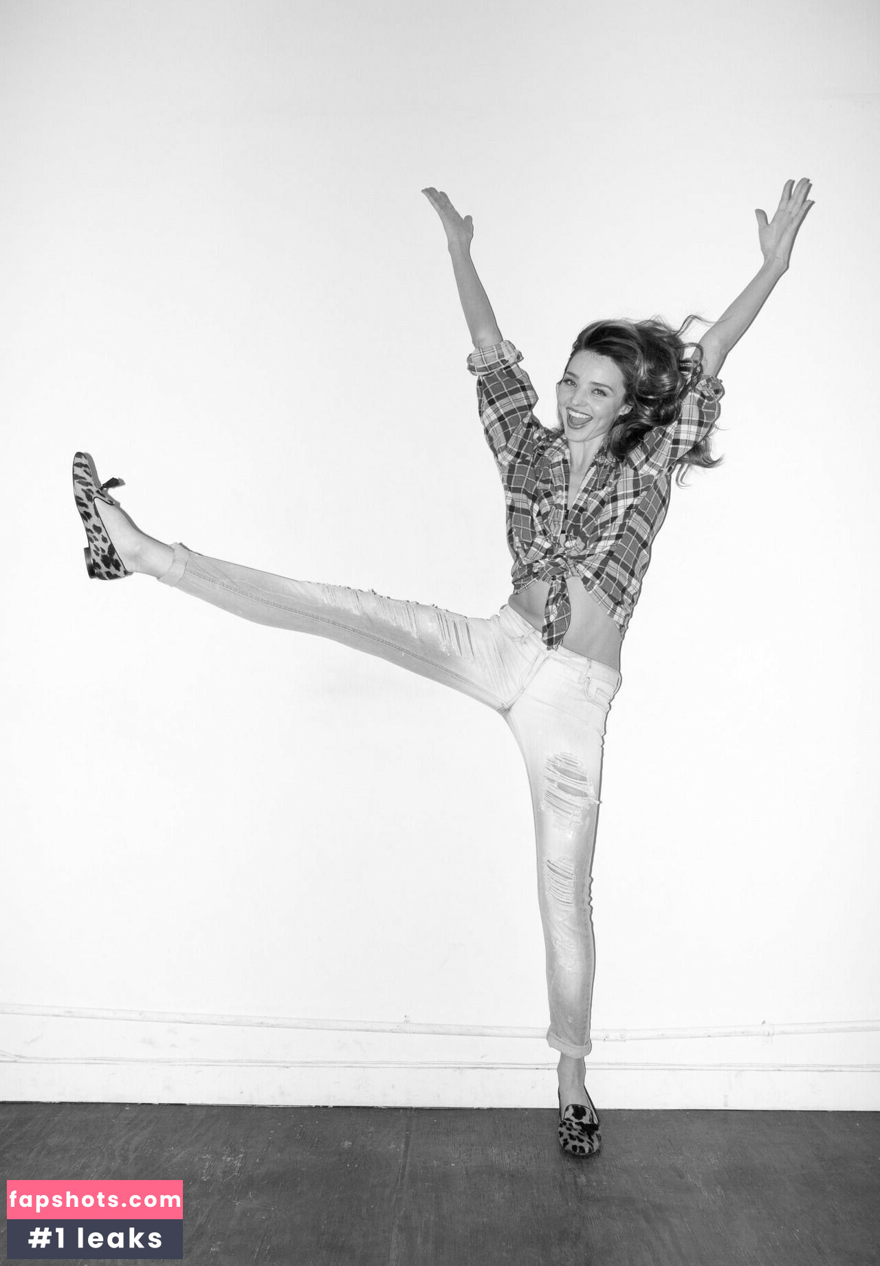 Miranda Kerr Nude Leaks OnlyFans Photos #186 - LeakJerk