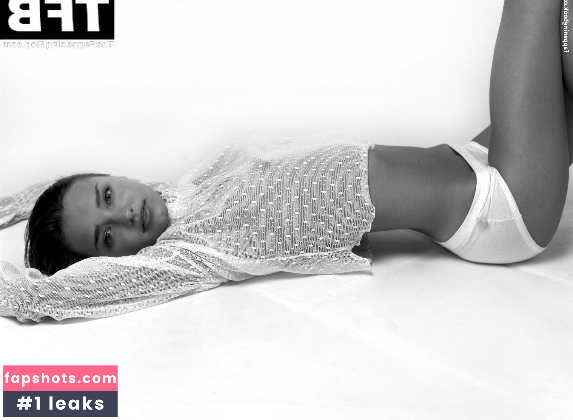 Miranda Kerr Nude Leaks OnlyFans Photos #312 - LeakJerk