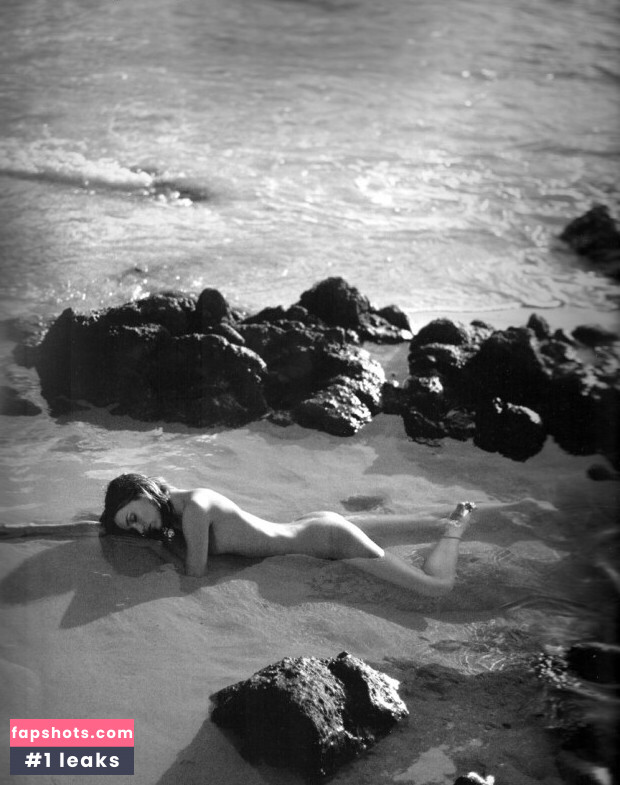 Miranda Kerr Nude Leaks OnlyFans Photos #68 - LeakJerk