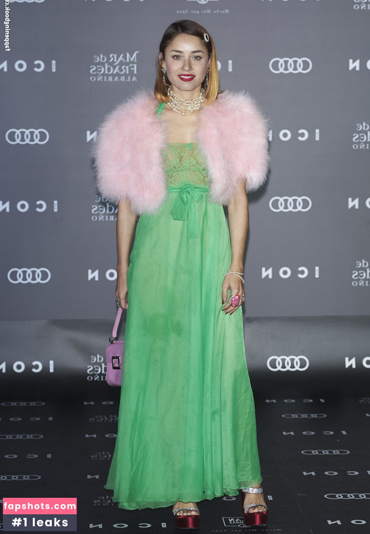 Miranda Makaroff gallery photo #15