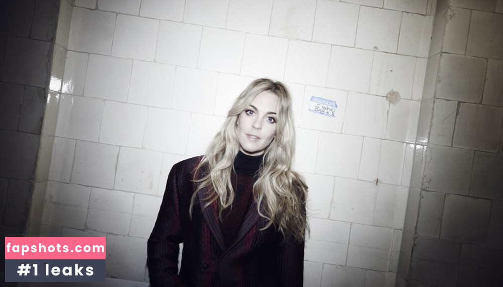 Miranda Raison gallery photo #2