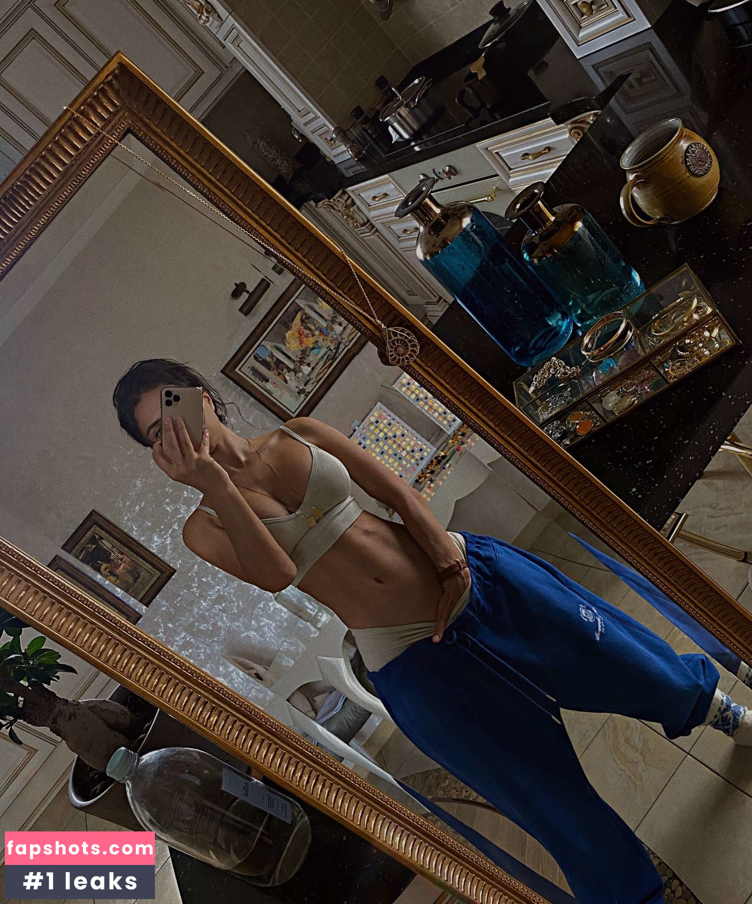 Miratwitch nude babe gallery