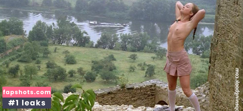 Mireille Dargent gallery photo #8