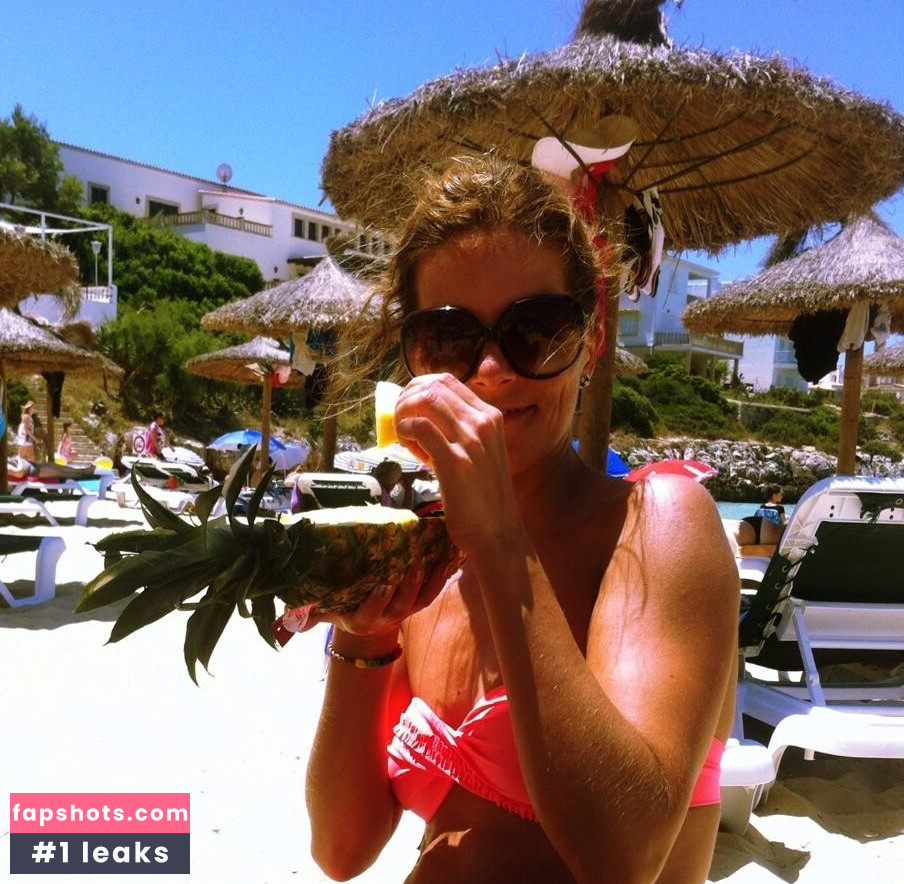 Miriam Lange gallery photo #8