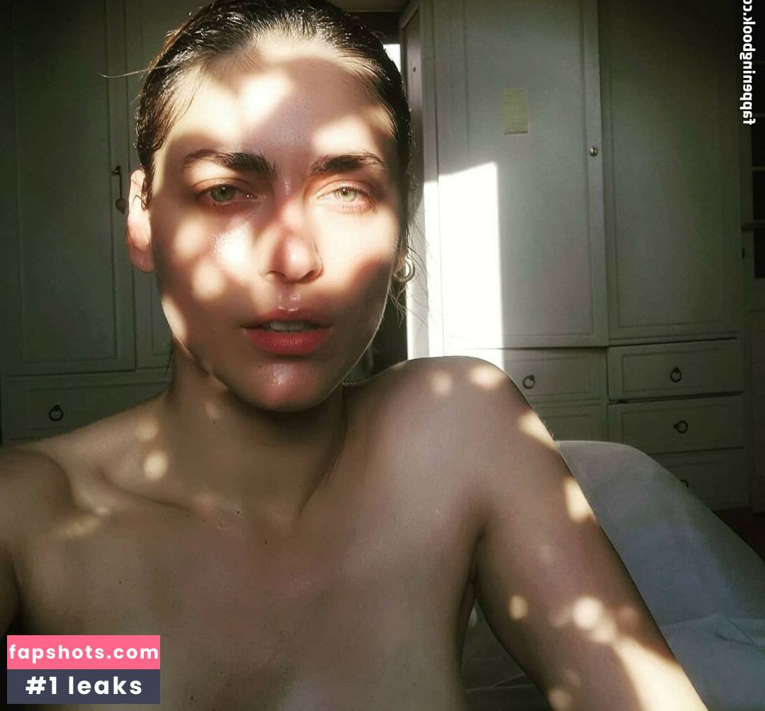 Miriam Leone gallery photo #11