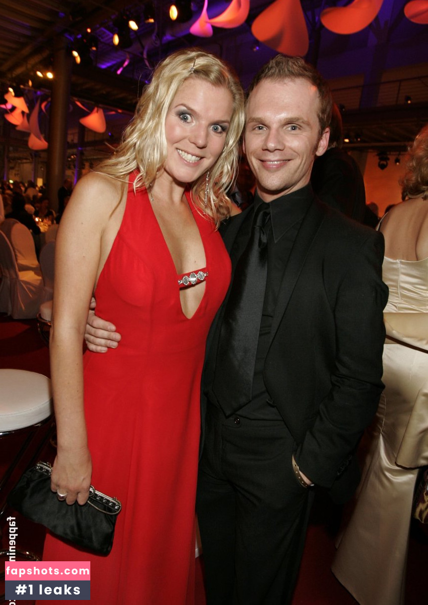 Mirja Boes gallery photo #21